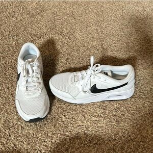 Nike Air Max 90 Sneakers